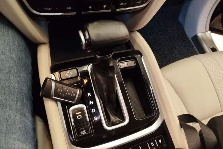 Used GAC Trumpchi GS8 2017 320T Two-Wheel Drive Luxury Smart Connectivity Version (7 Seats)