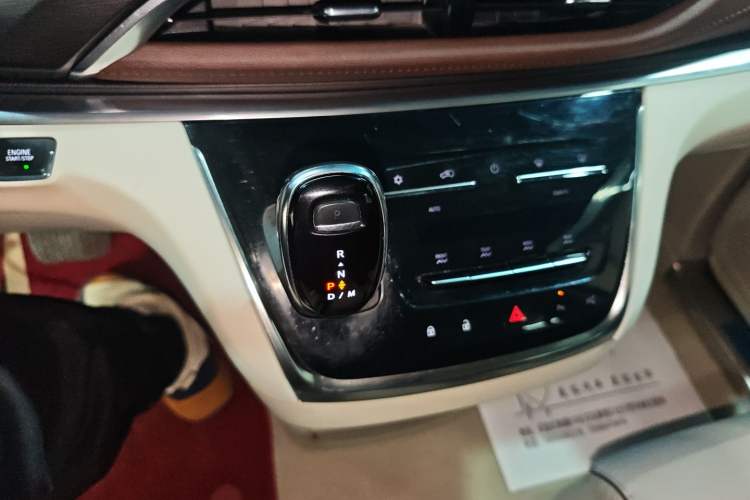 Used Buick GL8 2021 Land Cruiser Executive Class 652T Smart Luxury Model
