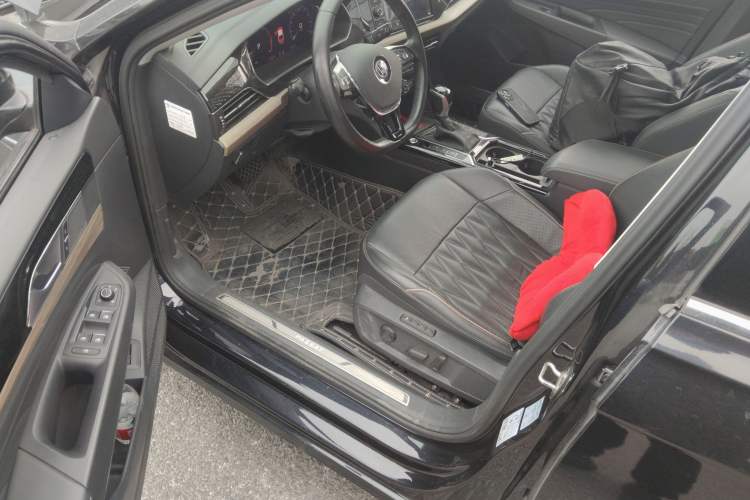 Used Volkswagen Passat 2019 330TSI Luxury Edition China VI Standard
