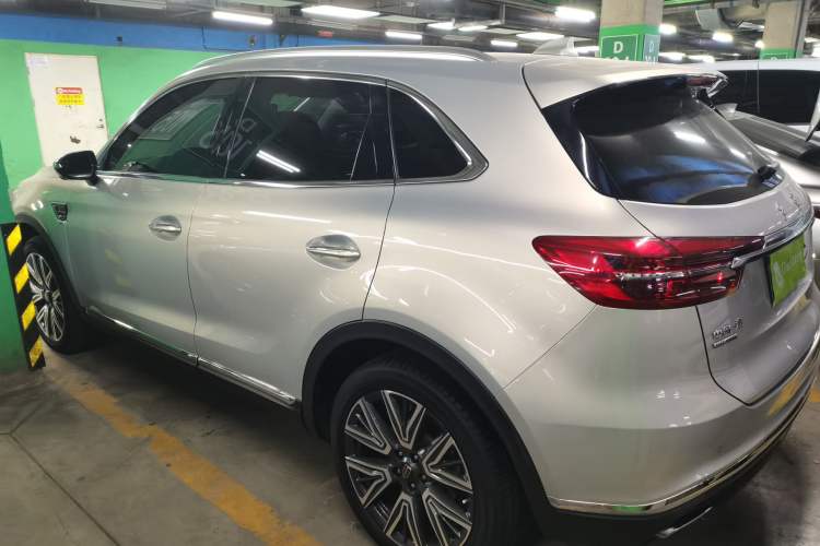 Used Hongqi HS5 2022 Facelifted Version 2.0T Smart Connect Flagship All-Wheel-Drive Edition
