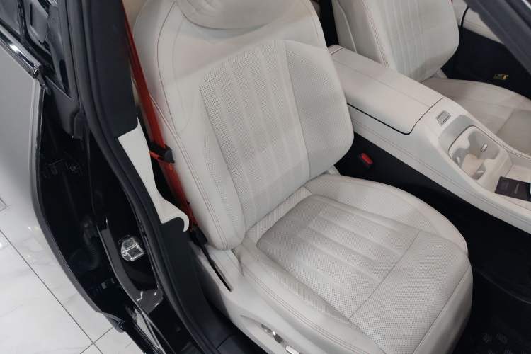 Used ONVO L60 2024 60 kWh All-Wheel Drive