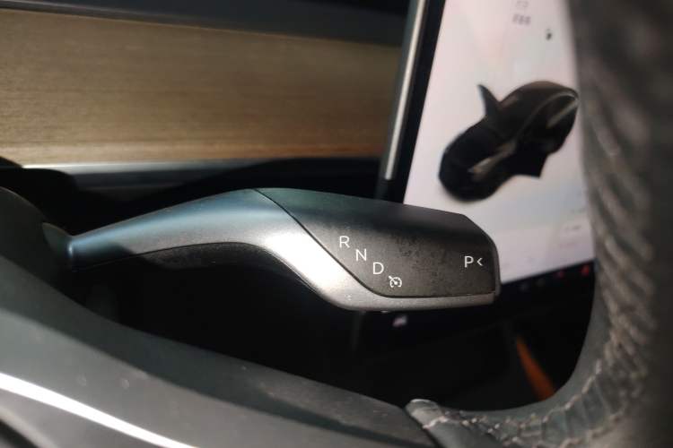 Used Tesla Model Y 2021 Standard Range Rear-Wheel Drive Version
