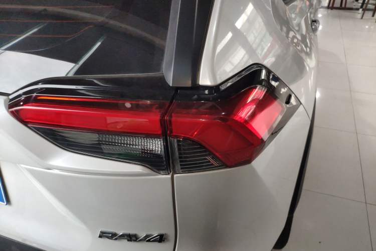 Used Toyota RAV4 2021 2.0L CVT Two-Wheel Drive Fashion Edition
