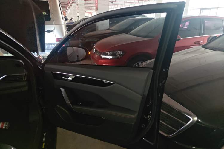 Used Dongfeng Aeolus Yixuan 2020 230T Automatic Glare-Proof Dark Knight Edition
