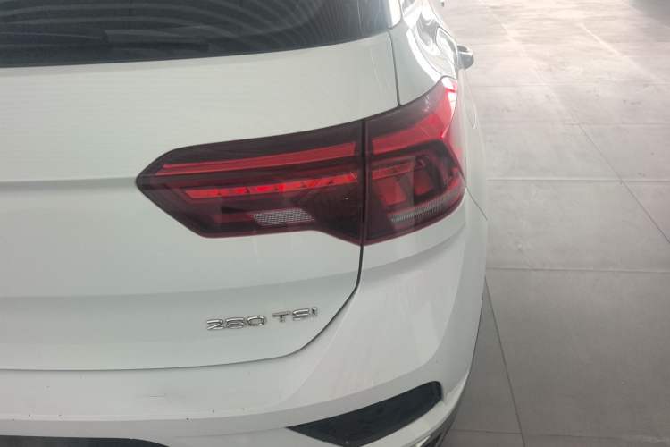 Used Volkswagen T-ROC 2020 280TSI DSG Two-Wheel-Drive Elite Version
