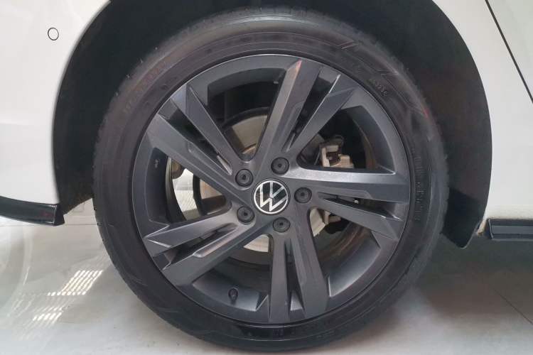 Used Volkswagen Golf 2023 Facelift 280TSI DSG R-Line Lite
