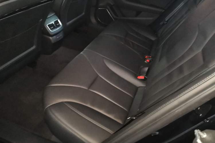 Used Hongqi H5 2022 Classic Model Facelift 1.8T Automatic Smart Connect Flagship Edition
