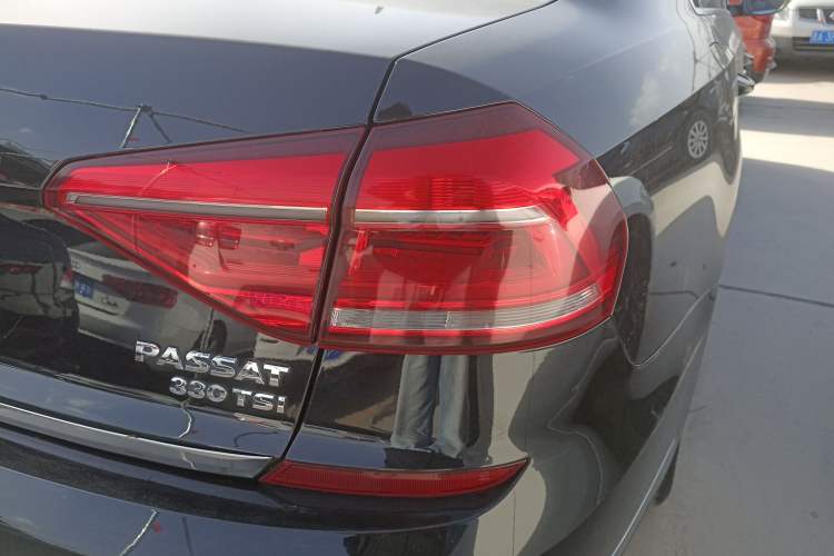 Used Volkswagen Passat 2017 330TSI DSG Luxury Edition
