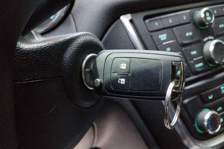 Used Buick Encore 2015 1.4T Automatic Two-Wheel Drive Urban Elite Version
