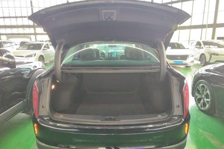 Used Hongqi E-QM5 2022 431 km Charge & Enjoy Edition
