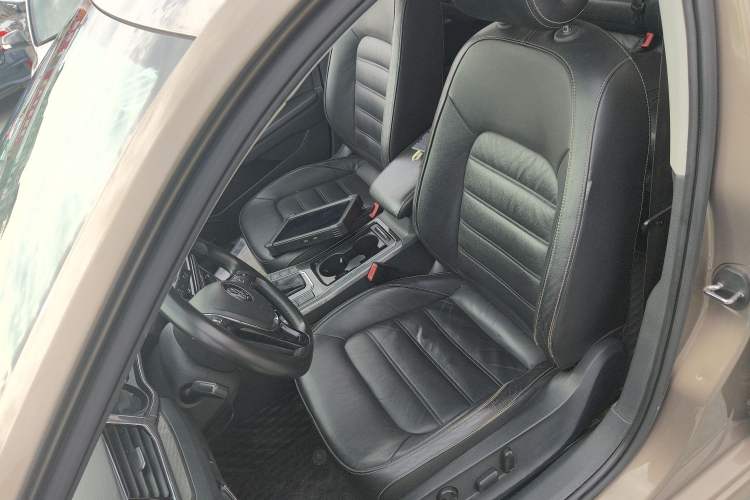 Used Volkswagen Passat 2016 330TSI DSG Luxury Edition
