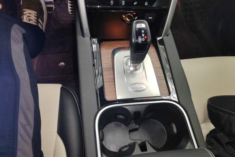 Used Land Rover Discovery Sport 2022 Revised Version 249 PS R-Dynamic S Performance Edition 5 Seats