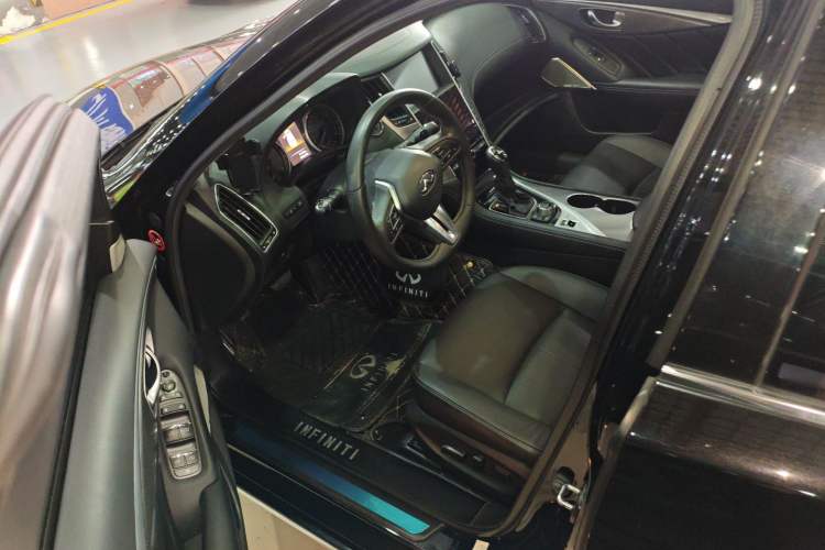 Used Infiniti Q50L 2018 2.0T Enjoyment Edition China V standard
