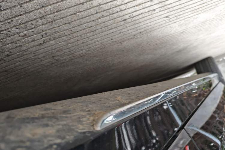 Used Mercedes-Benz E-Class 2019 E 300 L Sporty and Stylish Model
