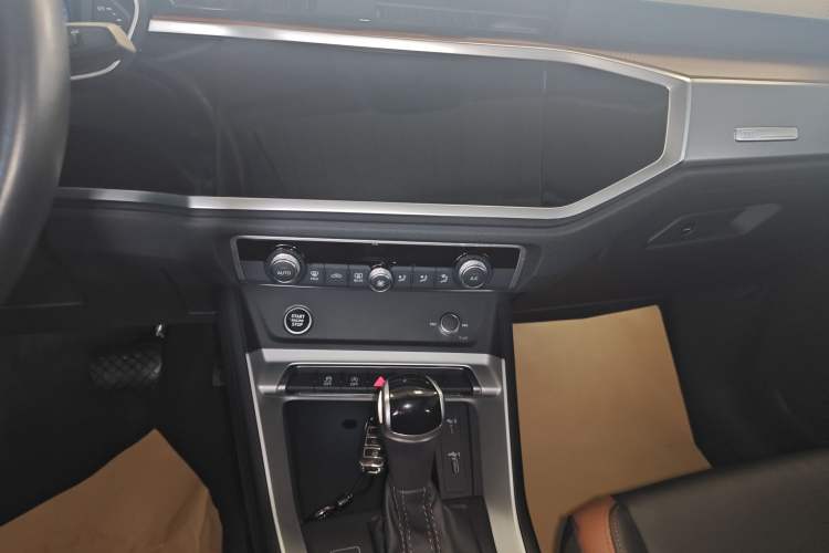 Used Audi Q3 2021 35 TFSI Fashionable and Elegant Model
