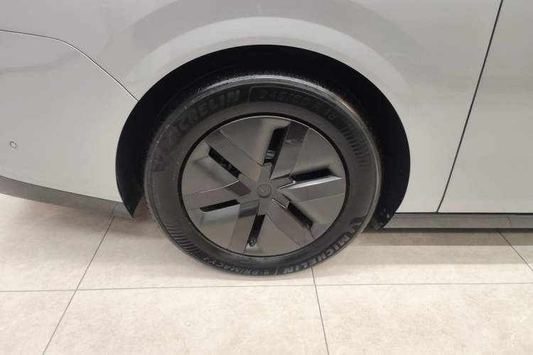 Used Li Auto MEGA 2024 Ultra Model