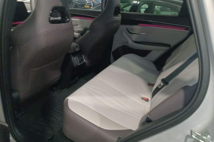 Used BYD Song PLUS New Energy 2025 EV 520km Luxury Version
