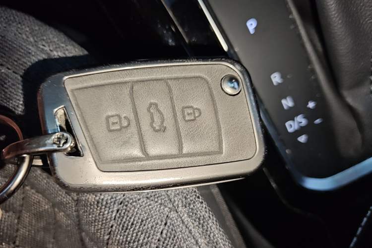 Used Volkswagen T-ROC 2020 280TSI DSG Two-Wheel Drive Comfort Version
