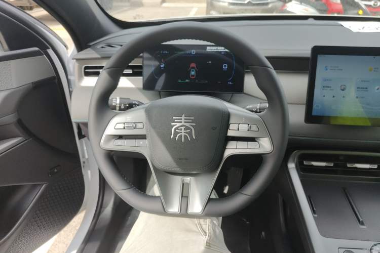 Used BYD Qin PLUS 2025 DM-i Smart Drive 55KM Leading Model
