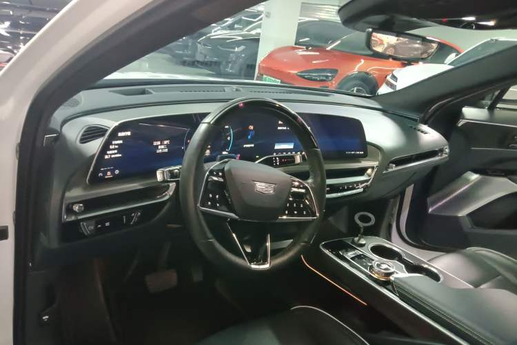 Used Cadillac LYRIQ 2022 Rear-Drive Long-Range Prestige Edition
