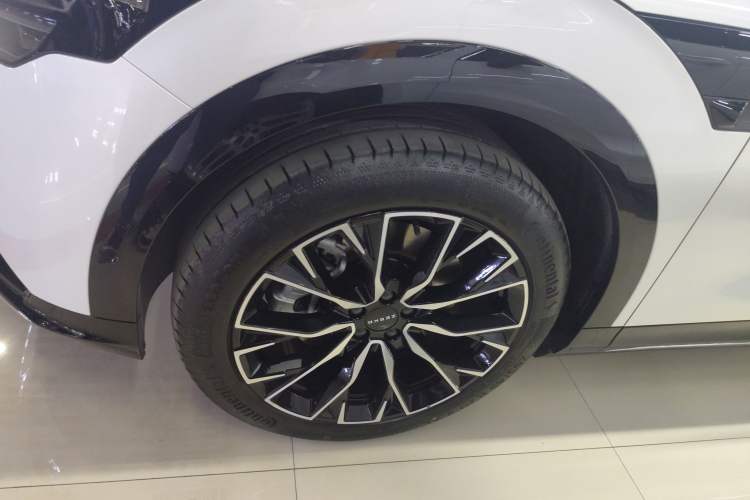 Used Zeekr 7X 2025 100 kWh Long-Range Rear-Wheel Drive with Intelligent Driving Features
