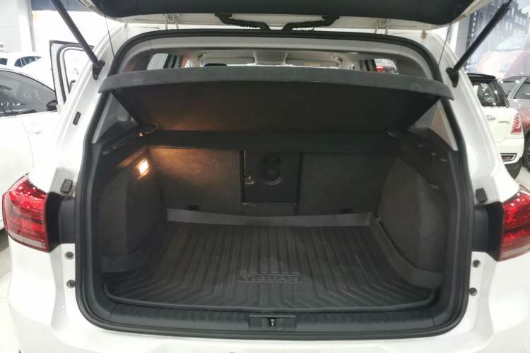 Used Volkswagen Tiguan 2017 300TSI Automatic Two-Wheel Drive Silk Road Luxury Edition
