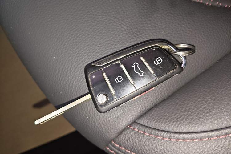 Used  Refine S3 2017 1.6L Manual Luxury Smart Model