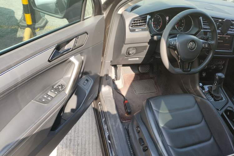 Used Volkswagen Tiguan L 2017 380TSI Automatic All-Wheel-Drive Luxury Edition
