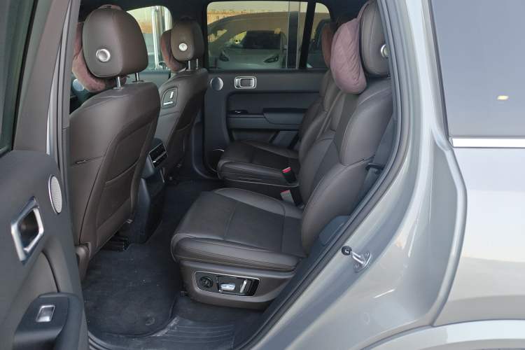 Used Li Auto L8 2023 Pro Model
