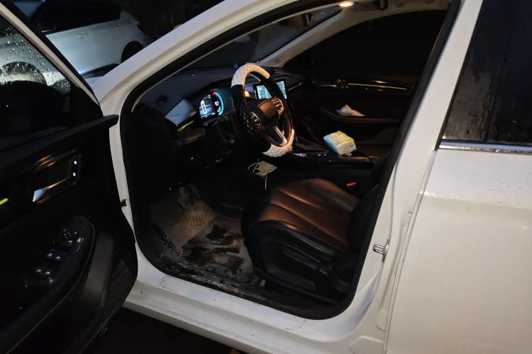 Used Roewe i5 2021 1.5L CVT Diamond Edition