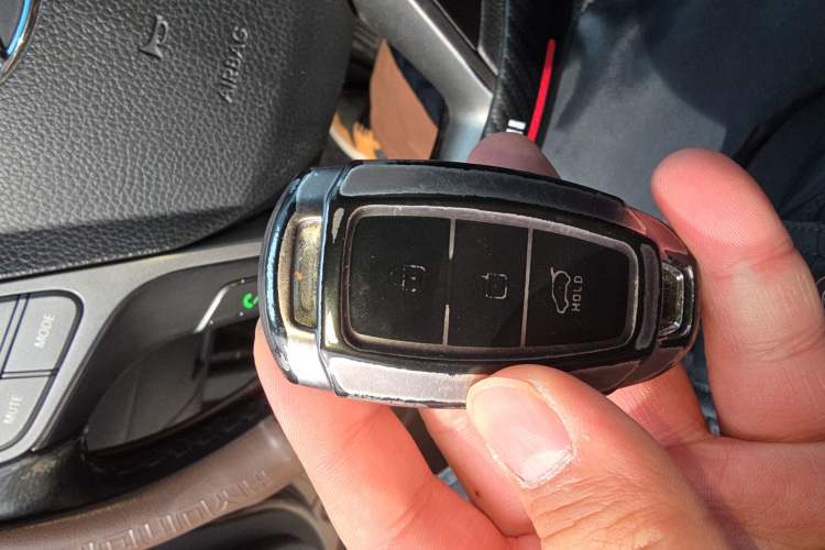 Used Hyundai Santa Fe 2013 2.4L Automatic Two-Wheel Drive Smart Version