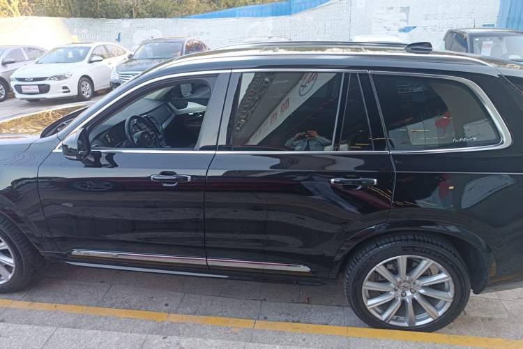 Used Volvo XC90 2019 T5 Zhiyi Edition 5-Seater China VI Standard
