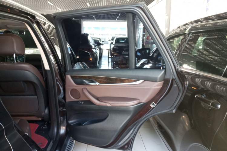 Used BMW X5 2017 xDrive28i
