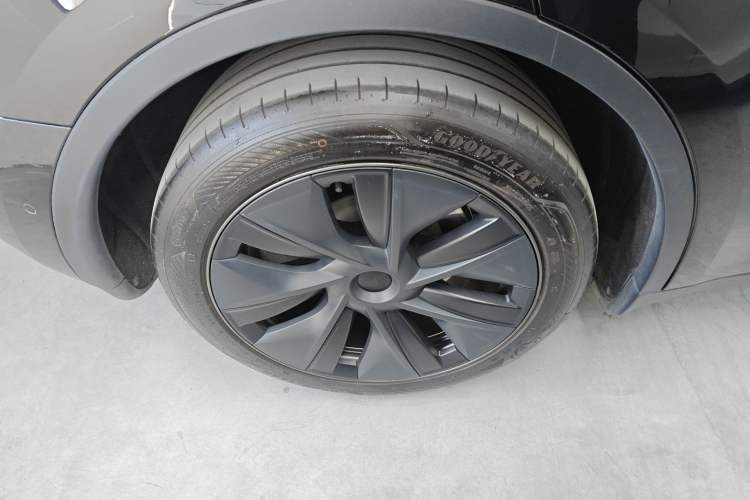 Used Tesla Model Y 2023 Rear-Wheel-Drive Version
