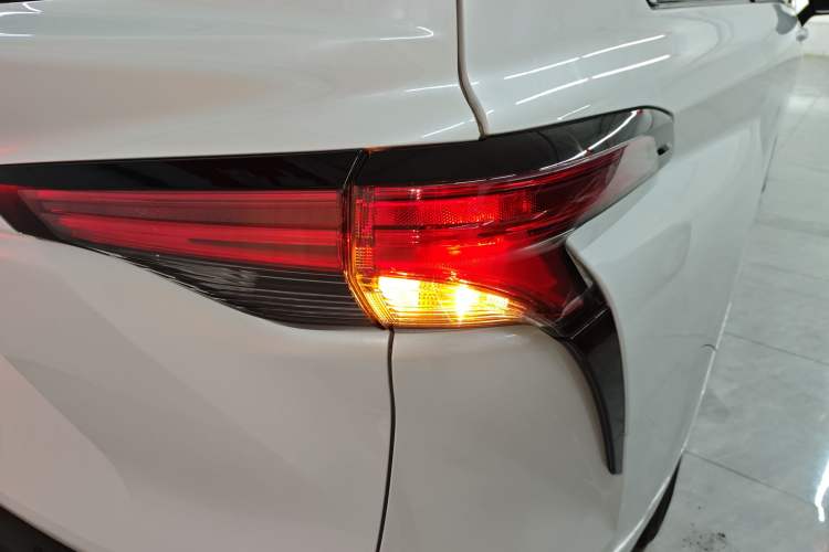 Used Toyota Sienna 2024 2.5L Hybrid Comfort Edition