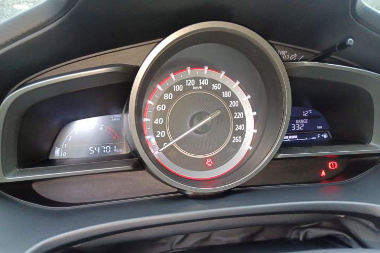 Used Mazda Mazda 3 Axela 2014 Sedan 1.5L Manual Comfort Model