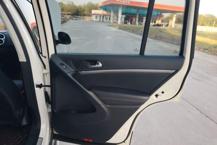 Used Volkswagen Tiguan 2017 300TSI Automatic Two-Wheel Drive Silk Road Comfort Edition
