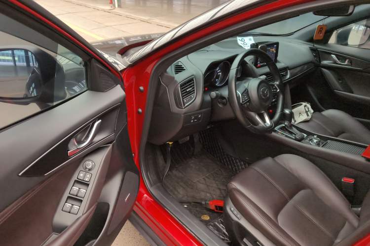 Used Mazda CX-4 2020 2.5L Automatic 4x4 Sky Blue Passion Edition
