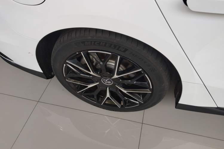 Used BYD Han 2023 EV Champion Edition 610KM All-Wheel-Drive Flagship Model
