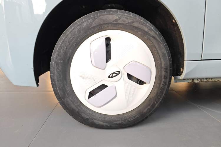 Used Chery QQ Ice Cream 2022 120km Conical Shape Lithium Iron Phosphate