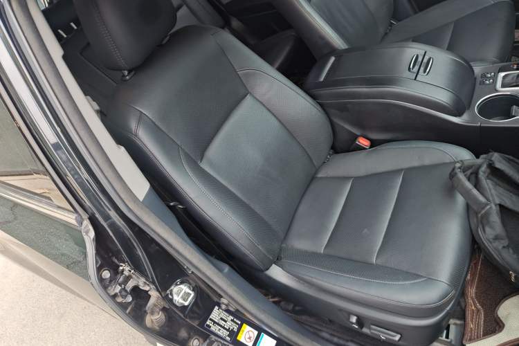 Used Toyota Highlander 2018 2.0T Four-Wheel Drive Luxury Version 7 Seats China VI Standard
