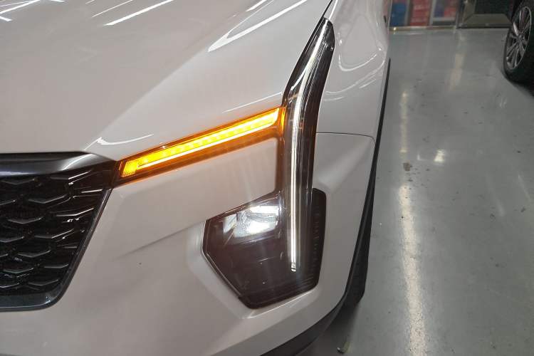 Used Cadillac XT4 2024 28T Two-Wheel-Drive Luxury Version
