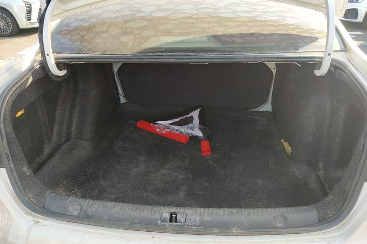 Used Volkswagen Lavida 2013 Revised Classic 1.6L Automatic Fashion Edition
