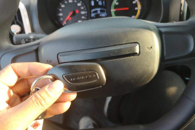 Used Roewe Clever 2021 302 km New Four-Seater Super-Efficient Version
