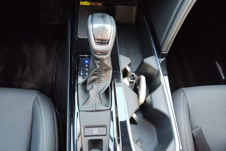 Used Toyota Camry 2024 Dual-Motor 2.0 HGVP Luxury Edition
