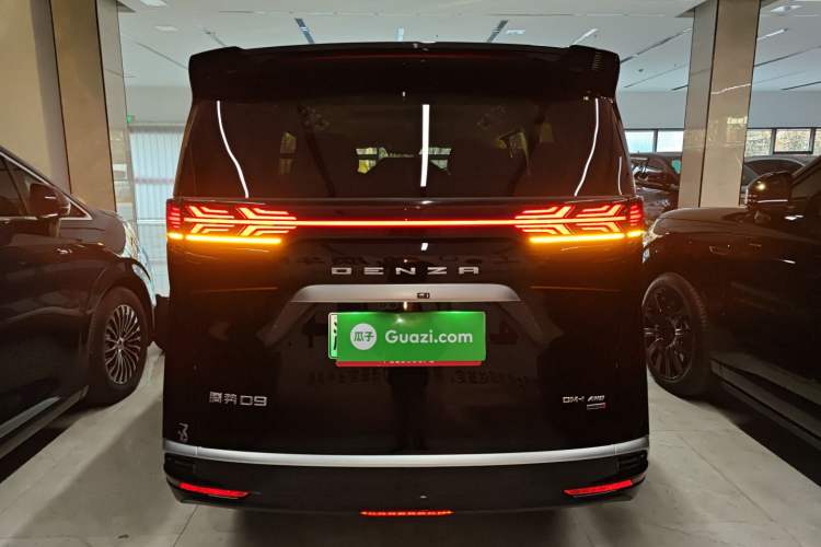 Used Denza D9 2025 DM-i Intelligent Drive 1020 Four-Wheel Drive Flagship Model