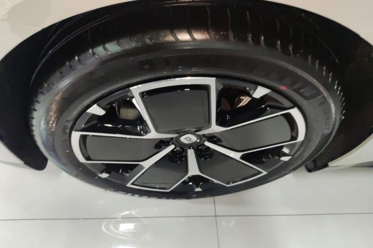 Used  SU7 2024 Rear-Drive Long-Range Intelligent Driving Version
