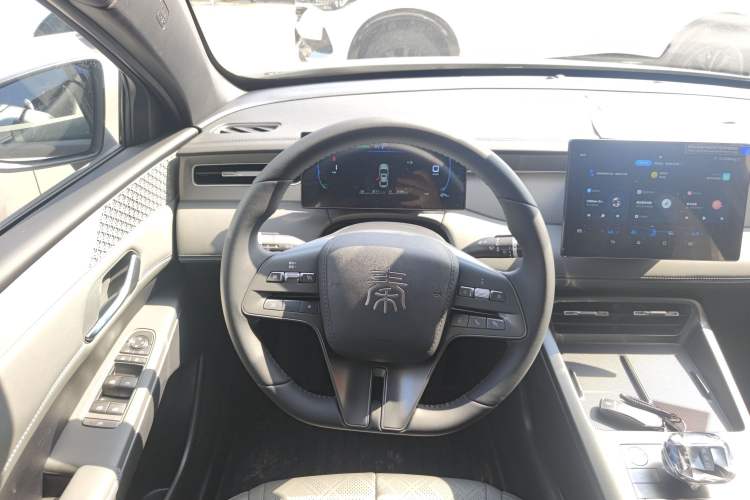 Used BYD Qin PLUS 2025 DM-i Smart Drive 55KM Leading Model
