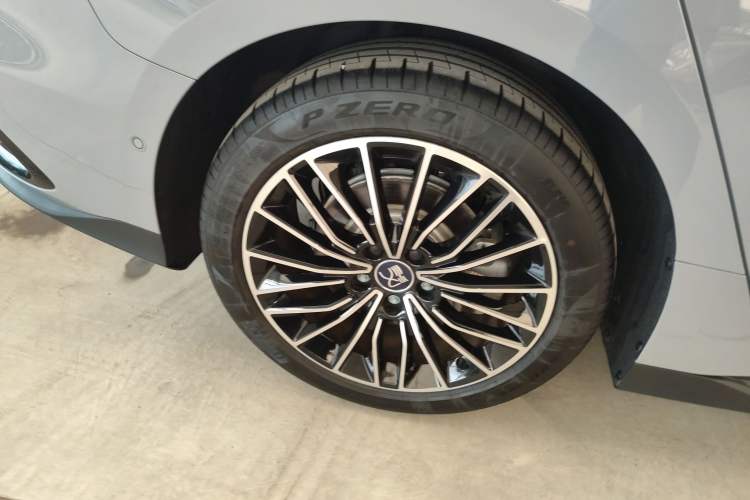 Used BYD Han 2025 DM-i Intelligent Driving Edition 125KM LiDAR Flagship Model
