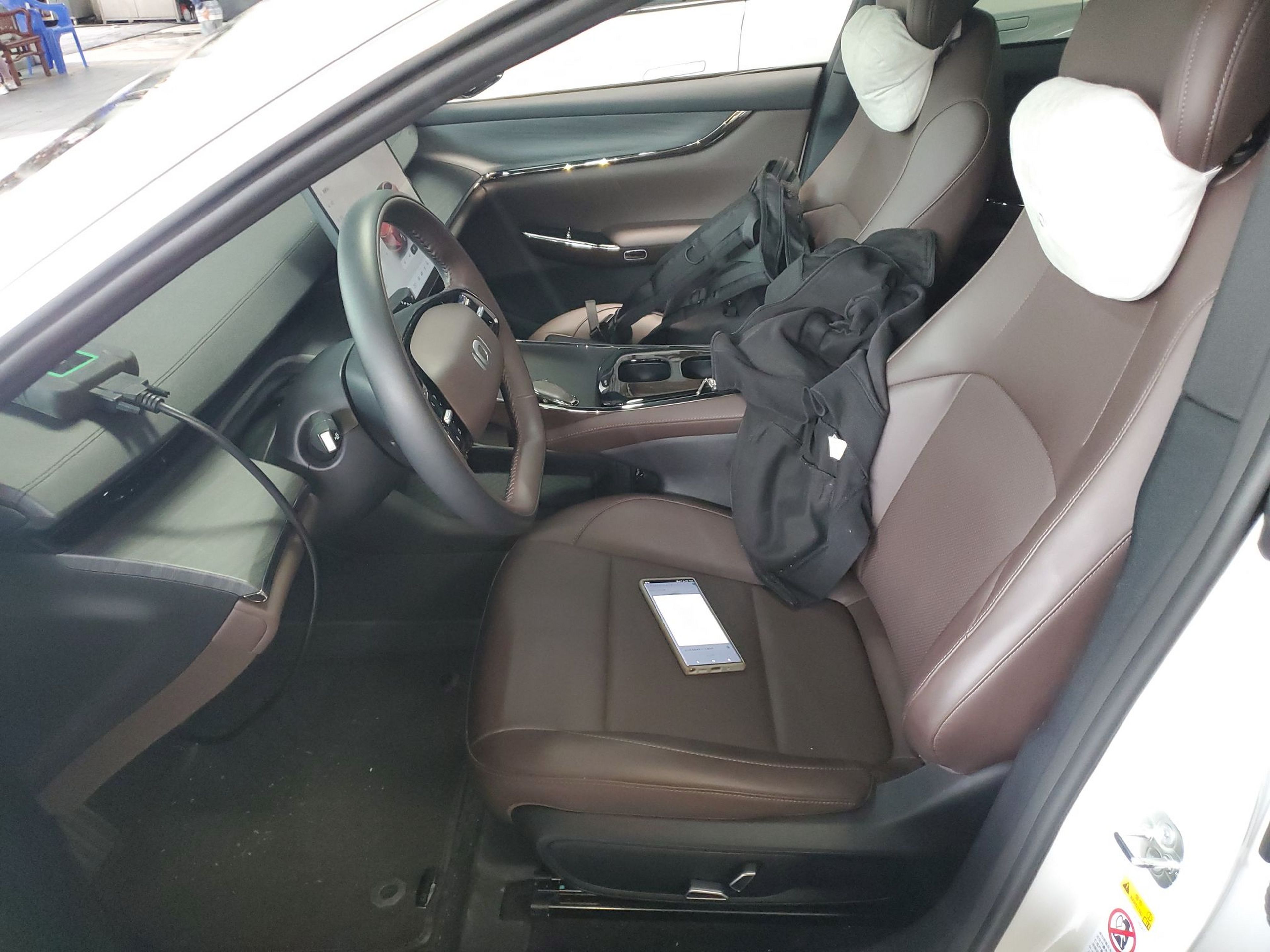 Переднее сиденье в автомобиле